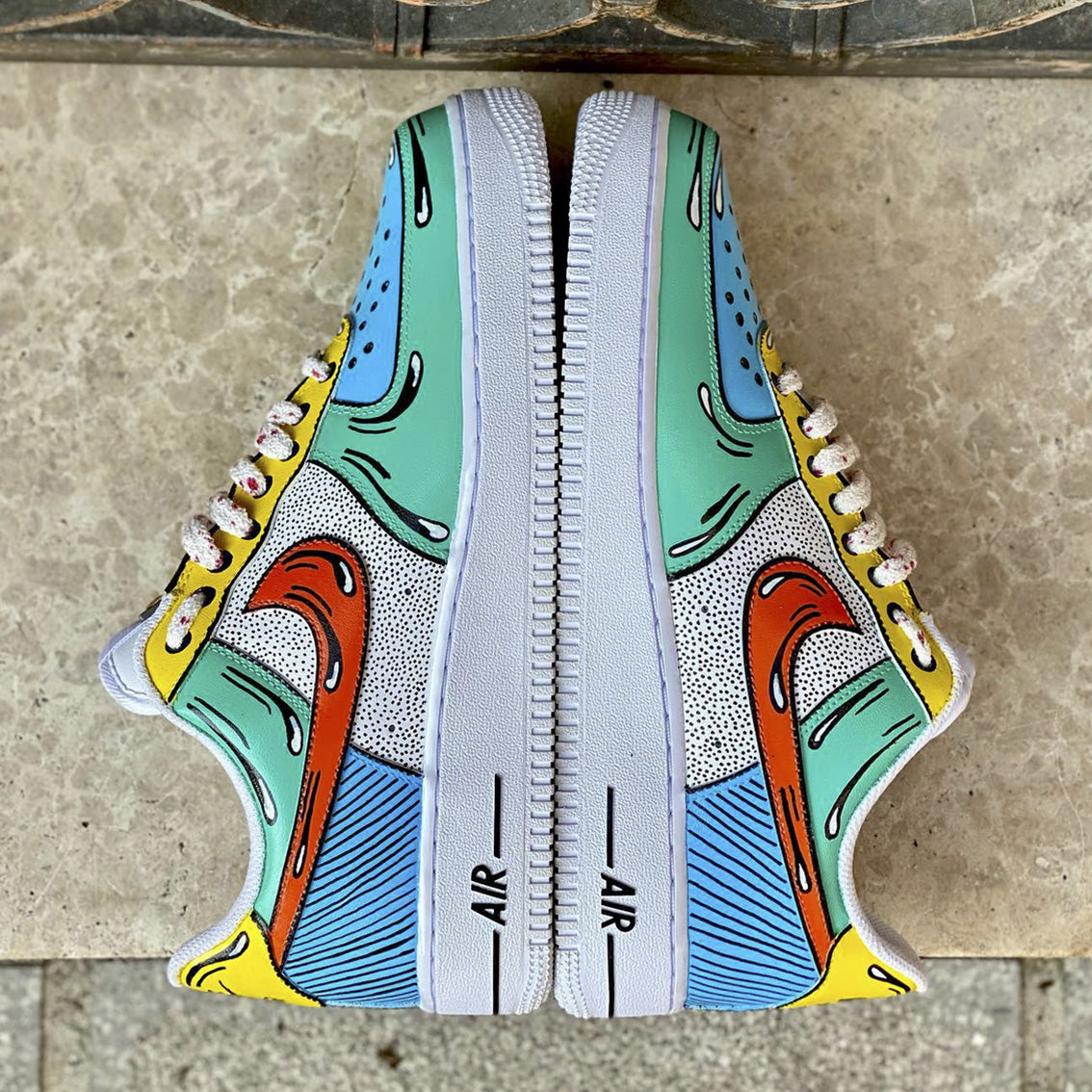NIKE AIR FORCE 1 '07 CUSTOM COMIC